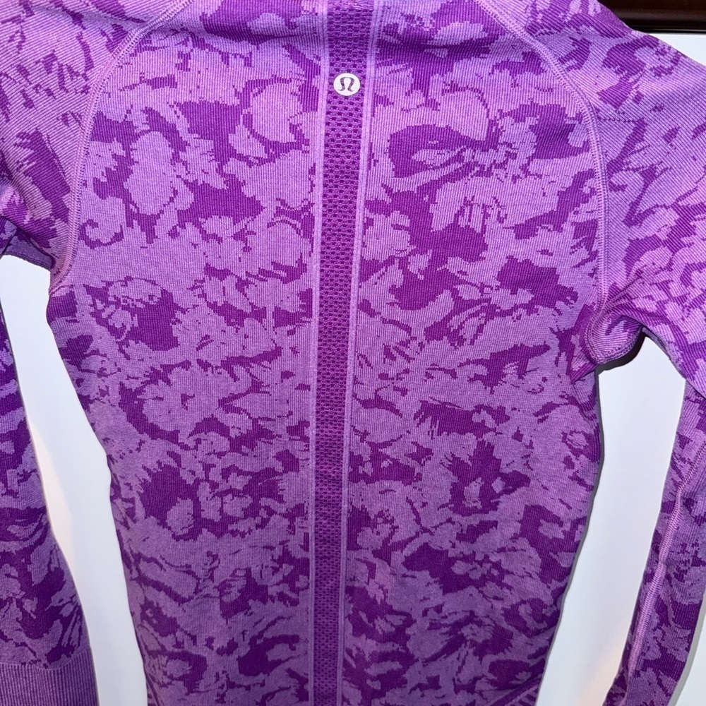 Lululemon Swiftly Tech Long Sleeve Crew
Heathered Tender Violet Size 4 - Picture 5 of 6
